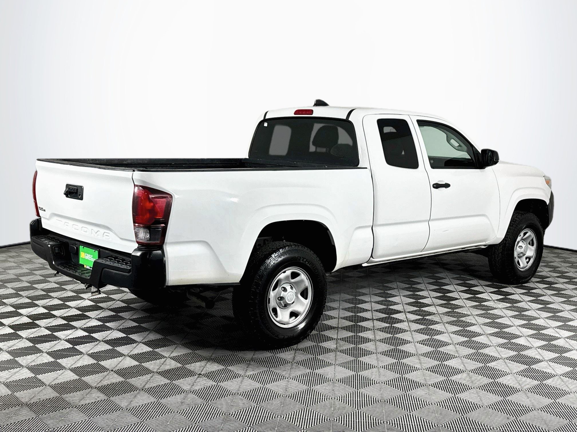Used 2022 Toyota Tacoma SR RWD image 8