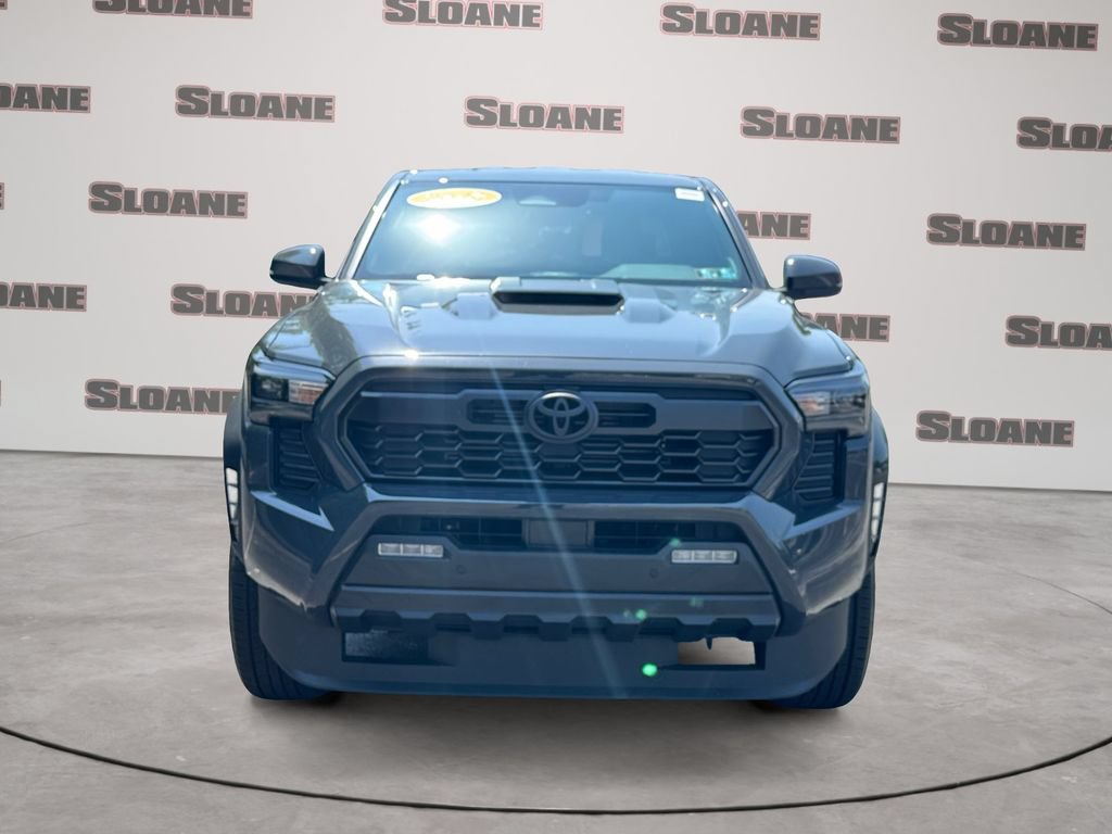 Used 2025 Toyota Tacoma TRD Sport w/ TRD Sport Upgrade Package AWD/4WD image 8