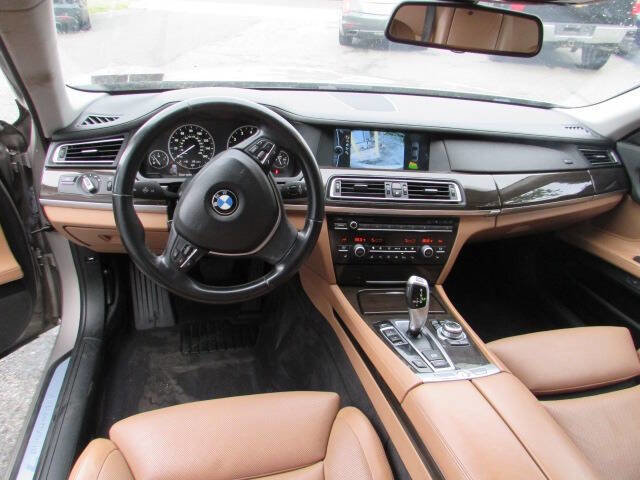 Used 2012 BMW ActiveHybrid 7 Li RWD image 11