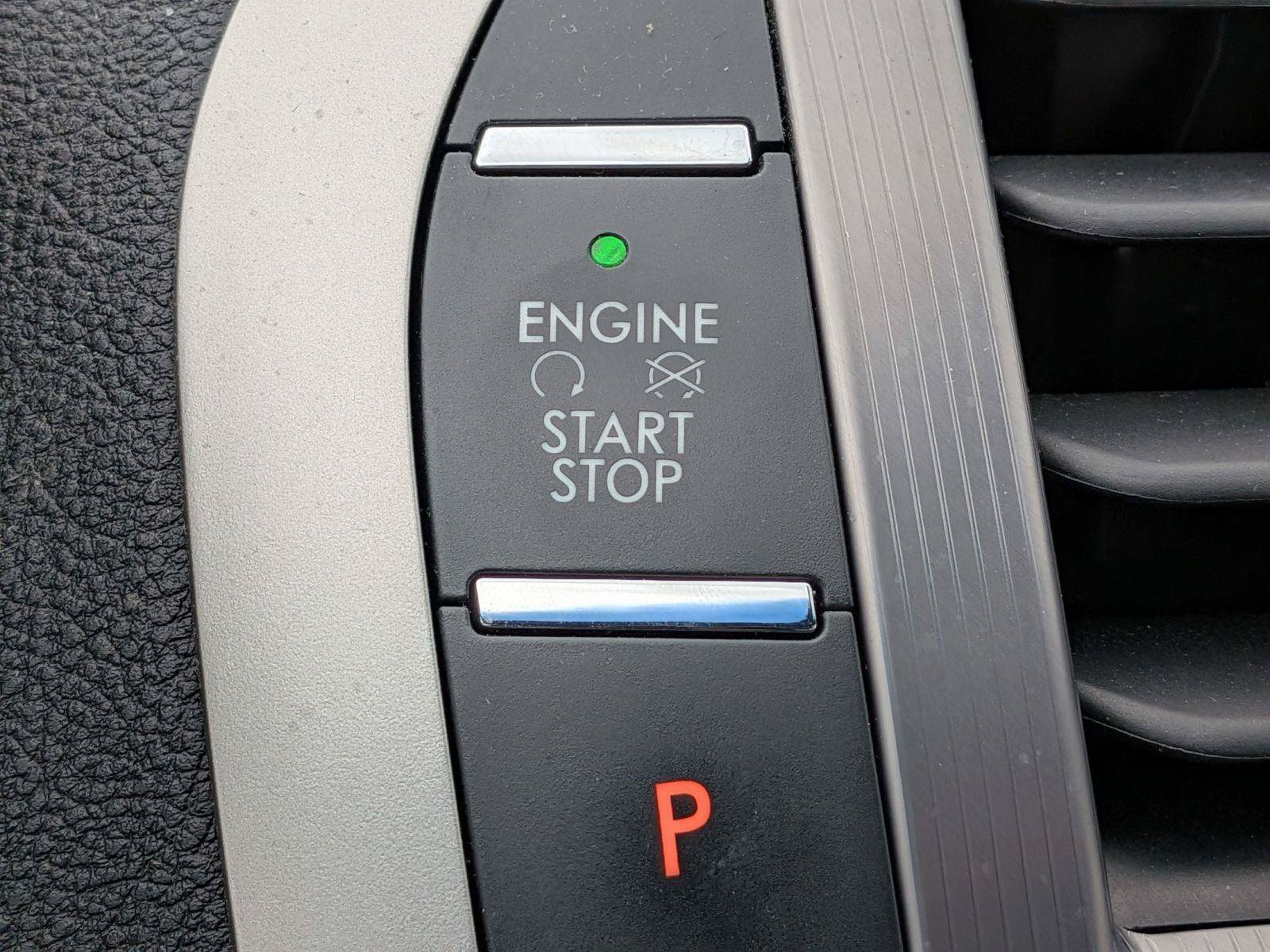 Used 2020 Lincoln MKZ Reserve FWD image 14