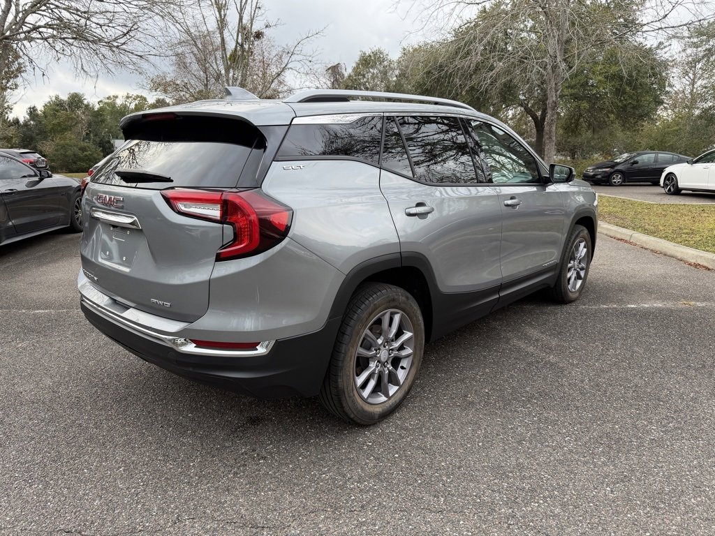 Used 2024 GMC Terrain SLT image 6