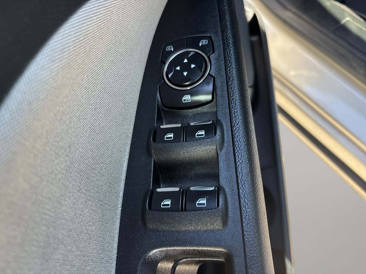 Used 2017 Ford Fusion S FWD image 17