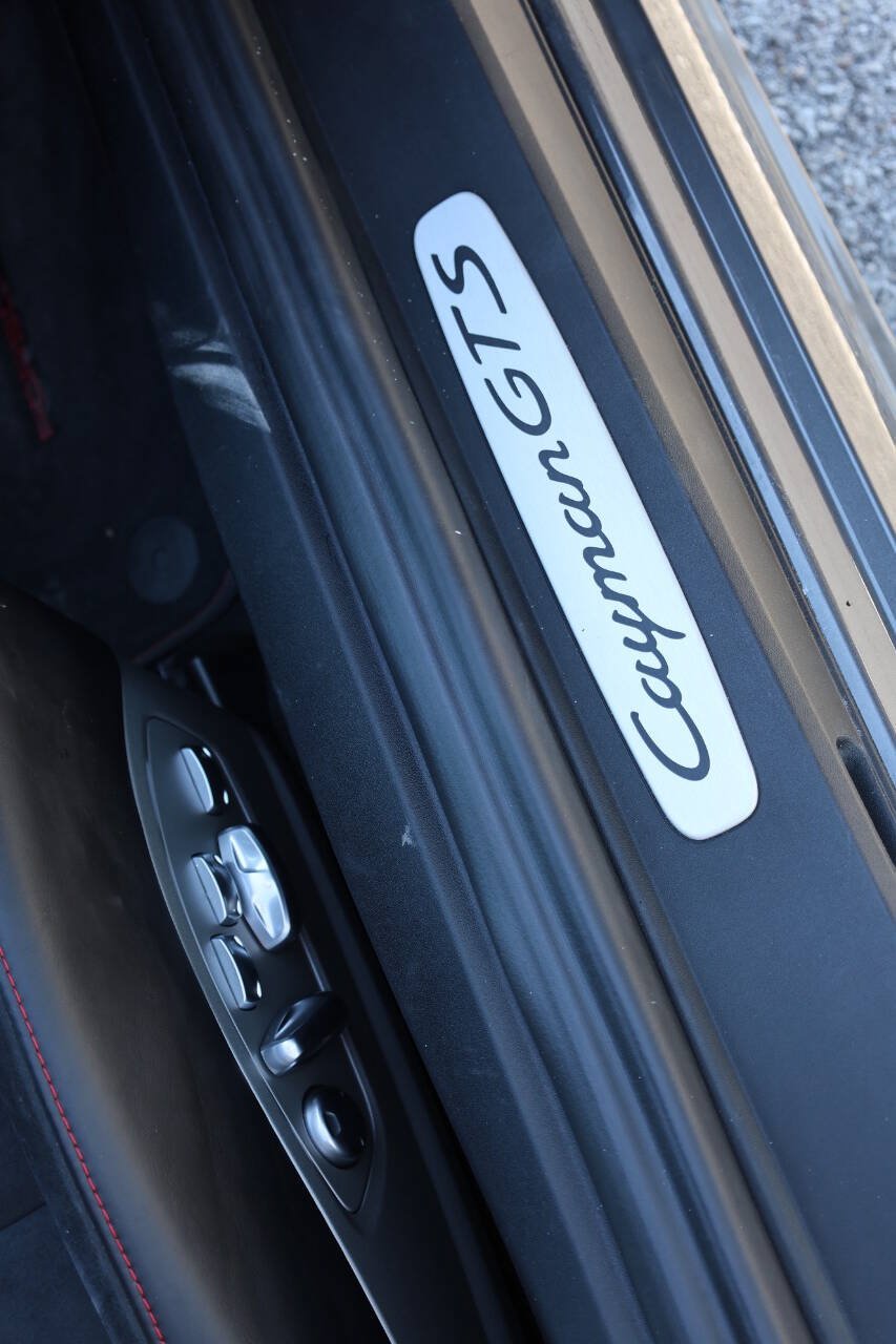 Used 2018 Porsche 718 Cayman GTS RWD image 18