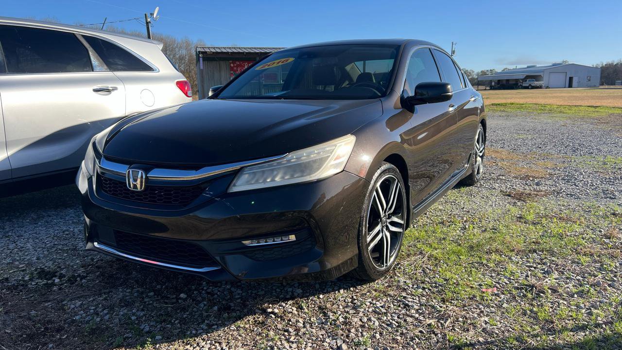 Used 2016 Honda Accord Touring image 3