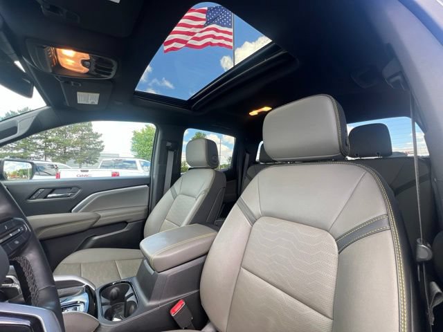 Used 2024 Chevrolet Colorado ZR2 w/ ZR2 Convenience Package III AWD/4WD image 24