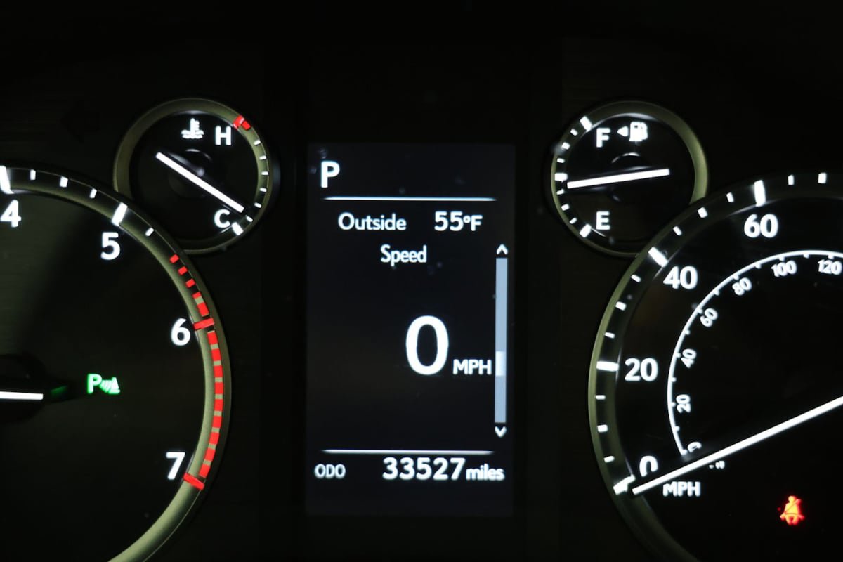 Used 2023 Lexus GX 460 Premium w/ Accessory Package AWD/4WD image 13