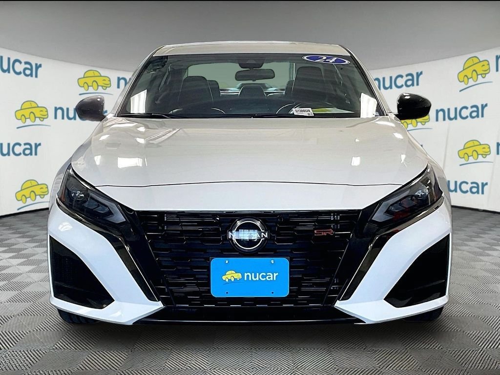 Used 2024 Nissan Altima 2.5 SR FWD image 2