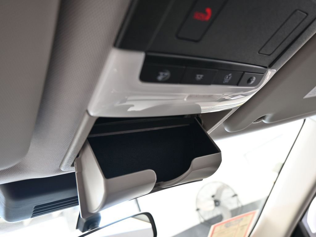 Used 2023 Mitsubishi Outlander SE image 34