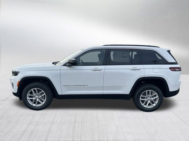 New 2025 Jeep Grand Cherokee Laredo image 8