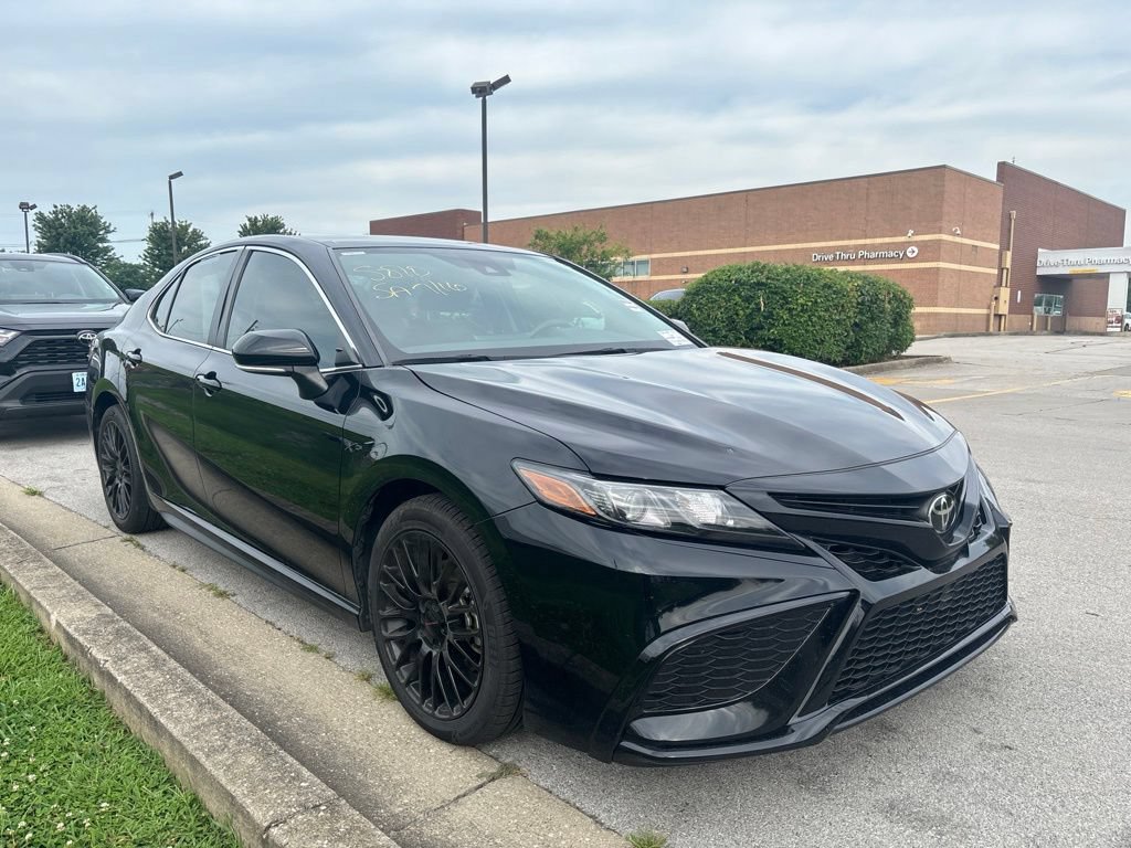 Used 2024 Toyota Camry SE FWD image 2