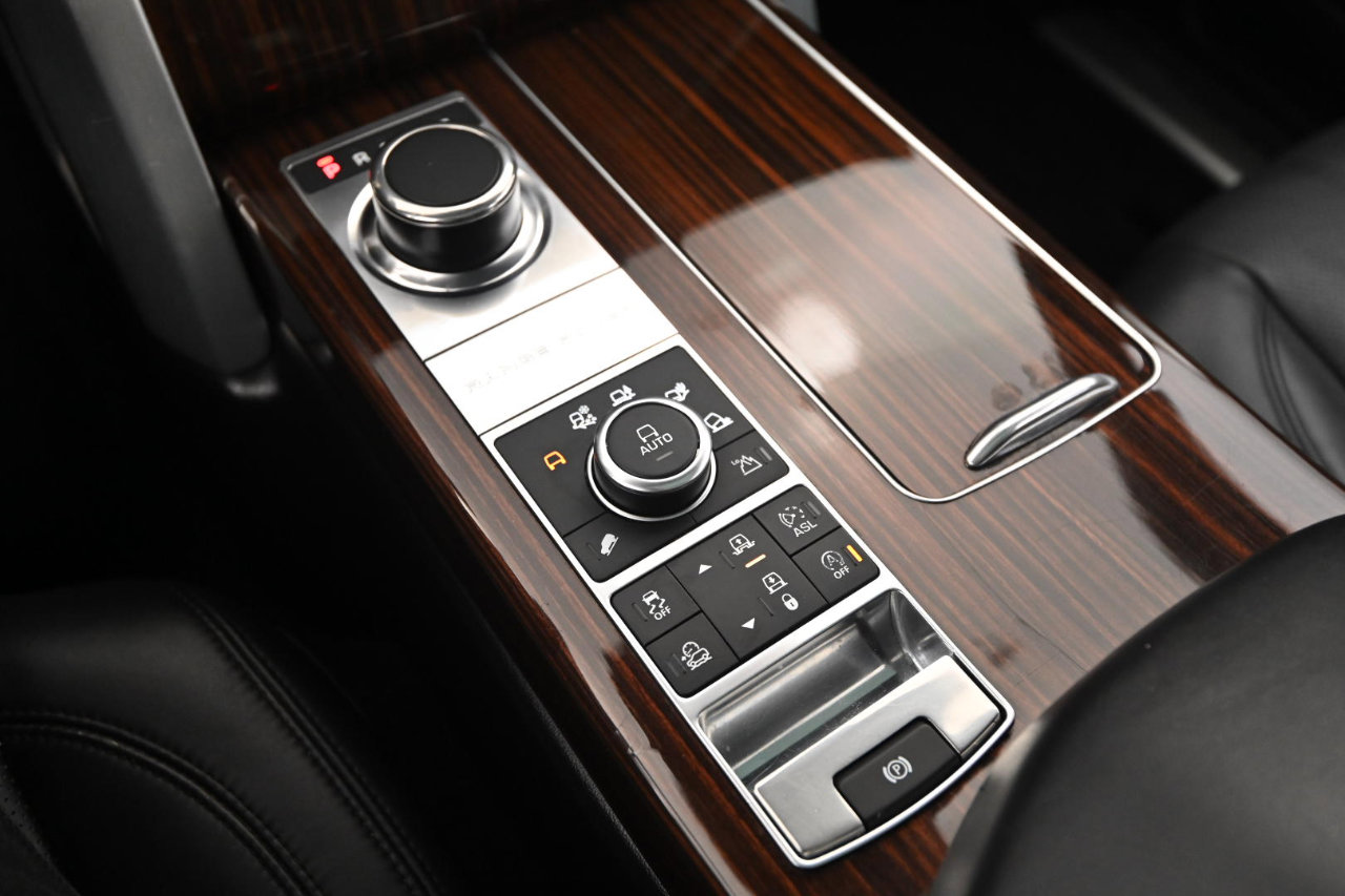 Used 2016 Land Rover Range Rover HSE image 27