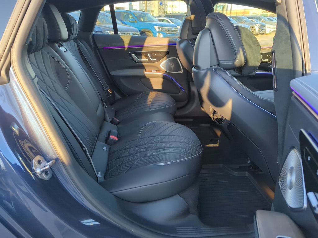 Used 2023 Mercedes-Benz EQS 580 4MATIC Sedan image 53