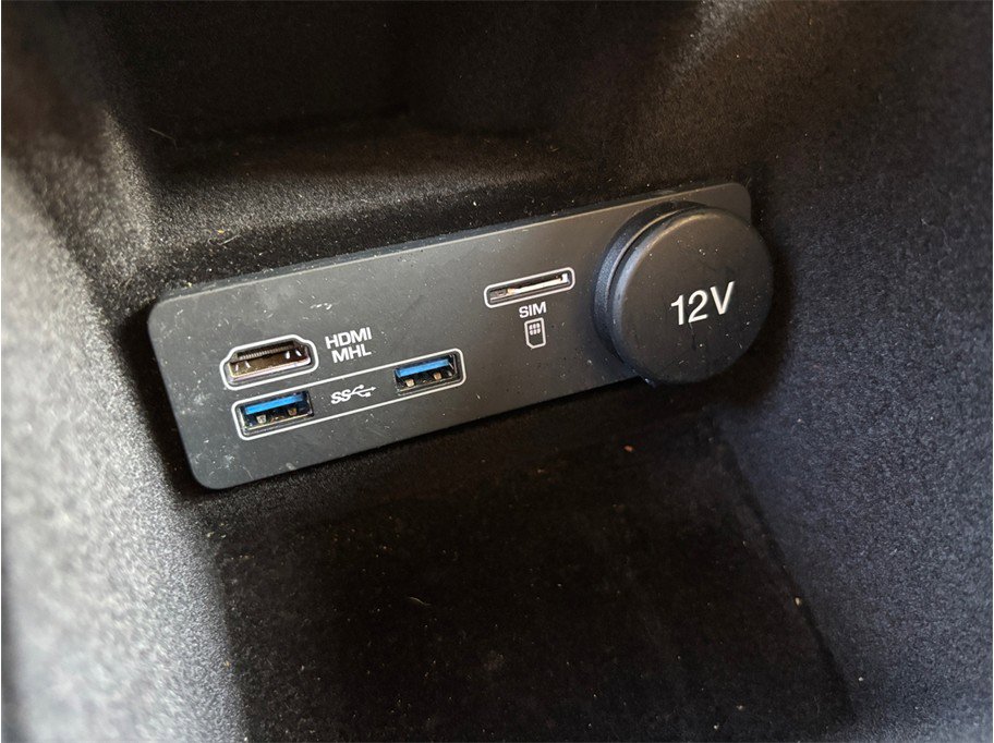 Used 2017 Jaguar XJ R-Sport image 35