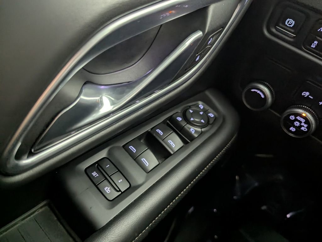 Used 2021 GMC Yukon SLT w/ SLT Luxury Plus Package RWD image 22