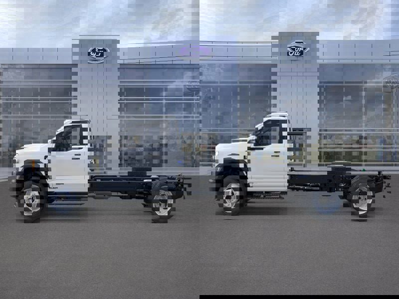 New 2026 Ford F550 image 32