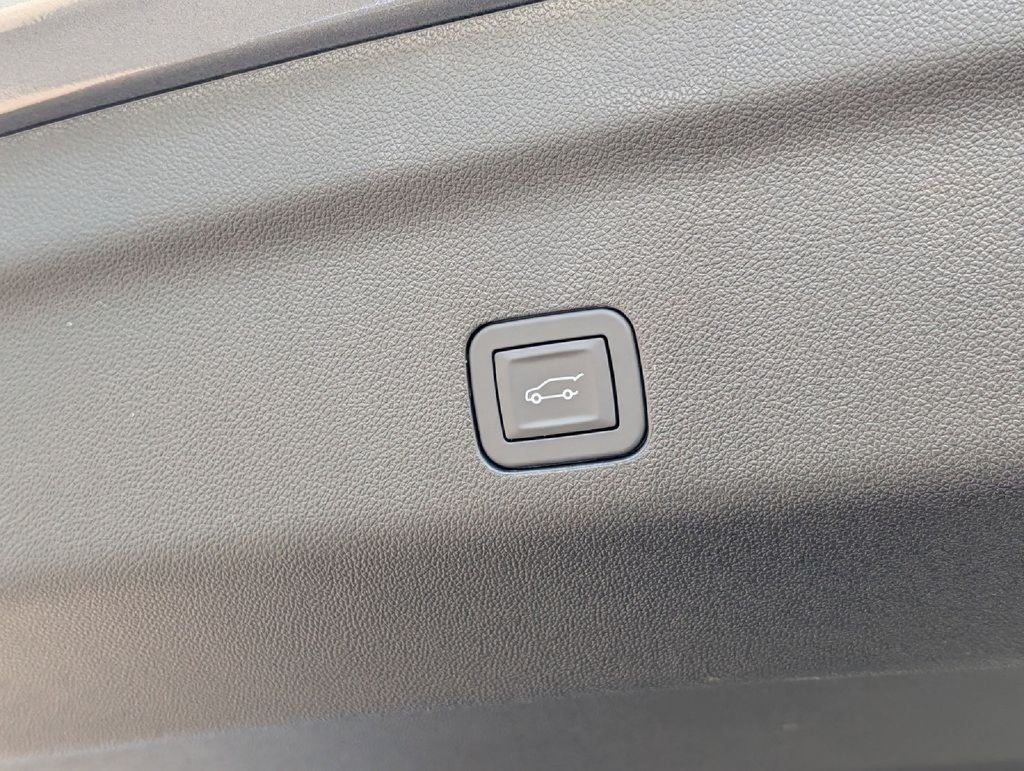 New 2026 GMC Yukon XL Elevation AWD/4WD image 29