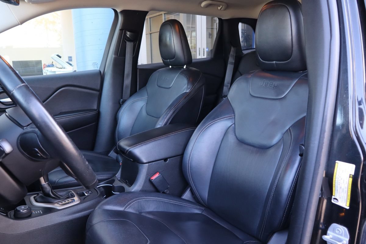 Used 2016 Jeep Cherokee Limited AWD/4WD image 11