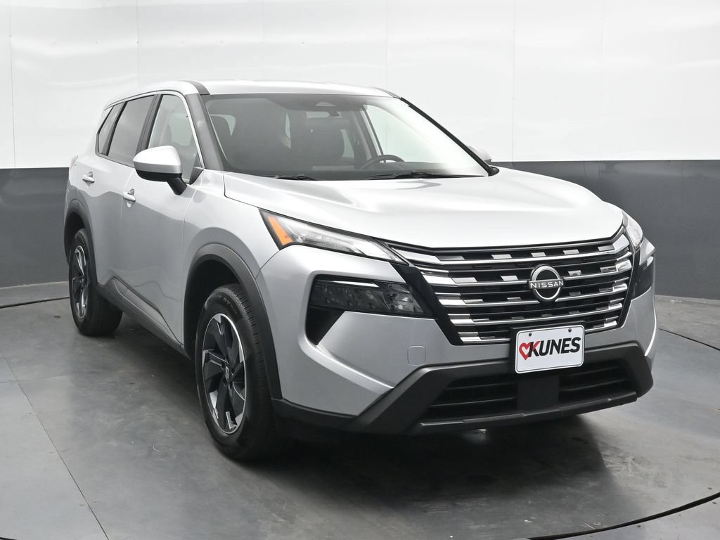 Used 2025 Nissan Rogue SV AWD/4WD image 6