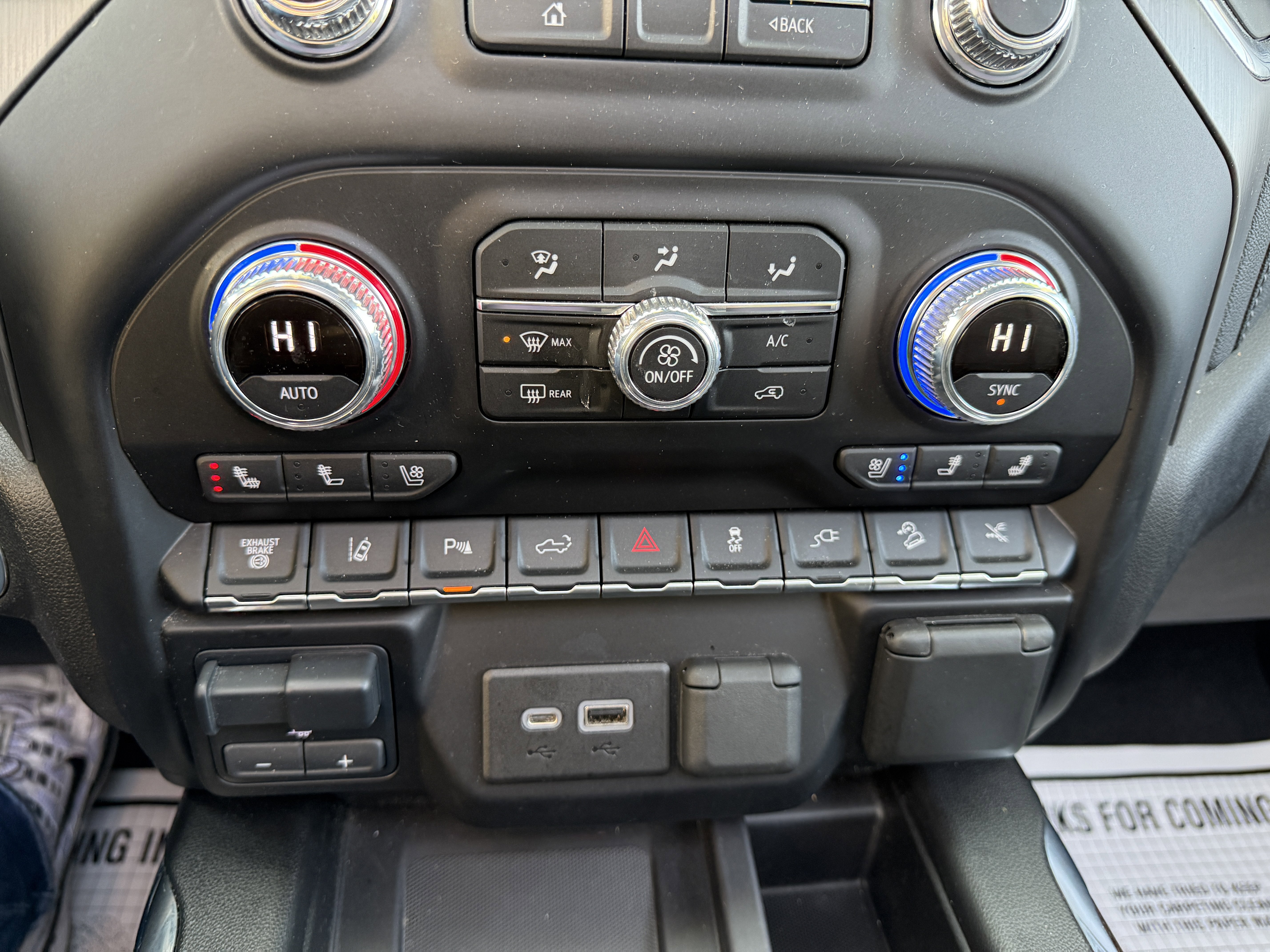 Used 2021 GMC Sierra 2500 Denali w/ Denali Black Diamond Edition image 21