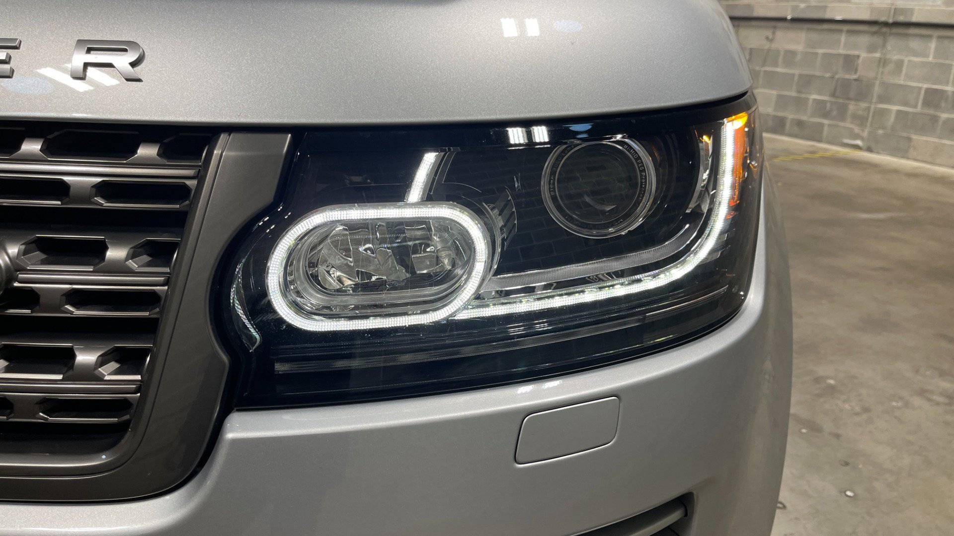 Used 2017 Land Rover Range Rover image 41