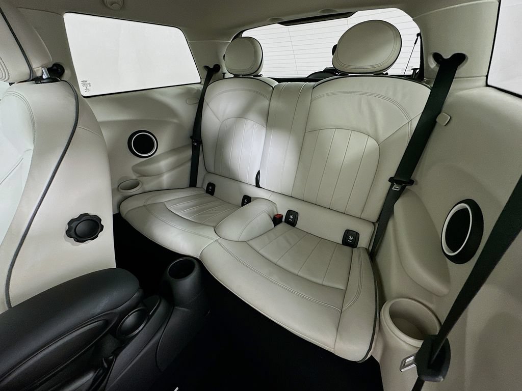Used 2016 MINI Cooper 2-Door Hardtop FWD image 22