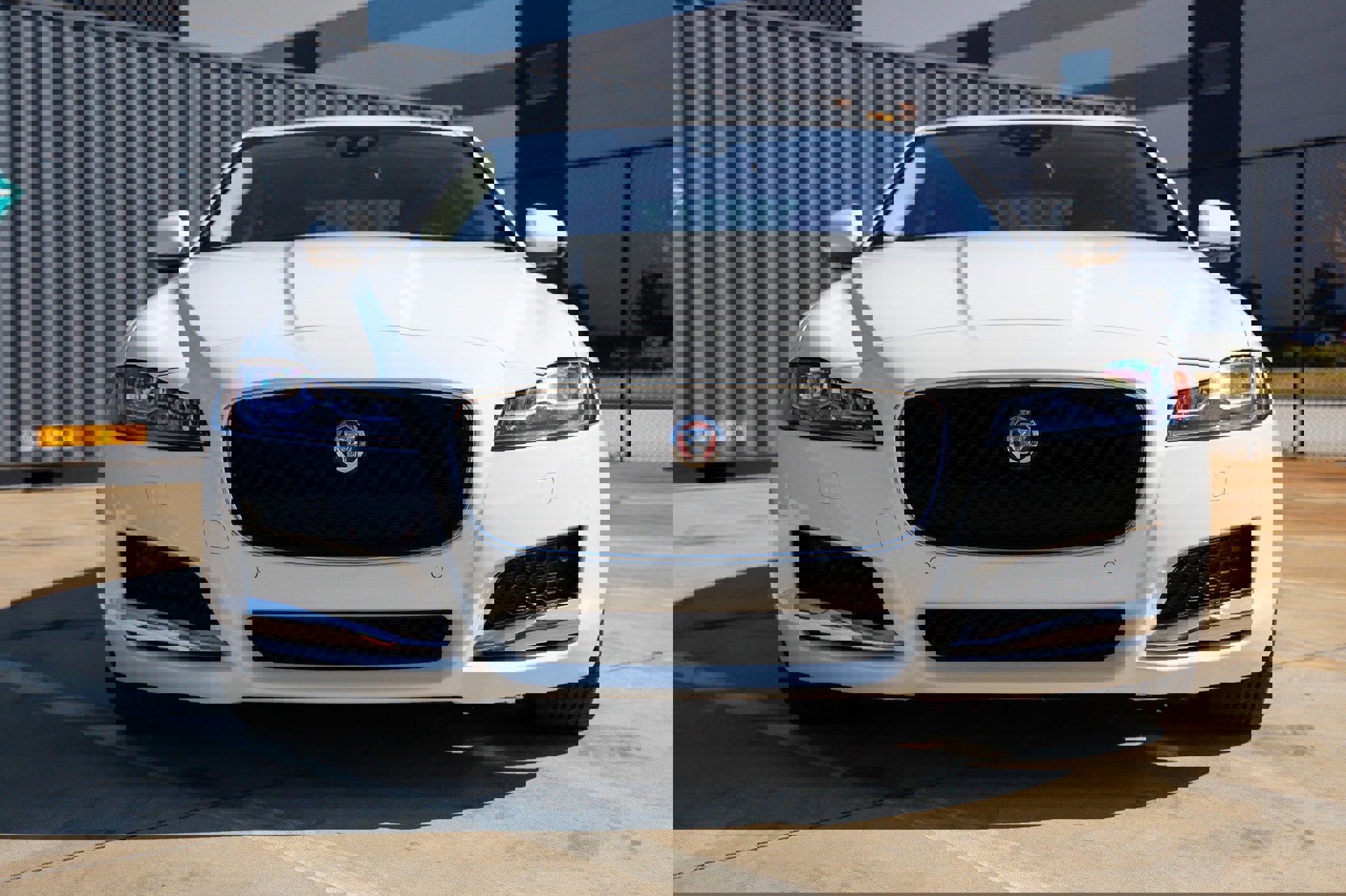 Used 2018 Jaguar XF Prestige image 23