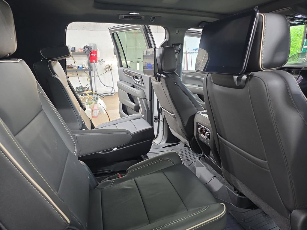 New 2026 GMC Yukon XL Elevation w/ Elevation Premium Package AWD/4WD image 11