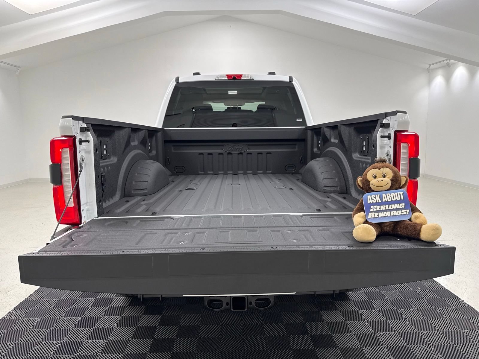 New 2026 Ford F350 XLT w/ XLT Premium Package AWD/4WD image 6