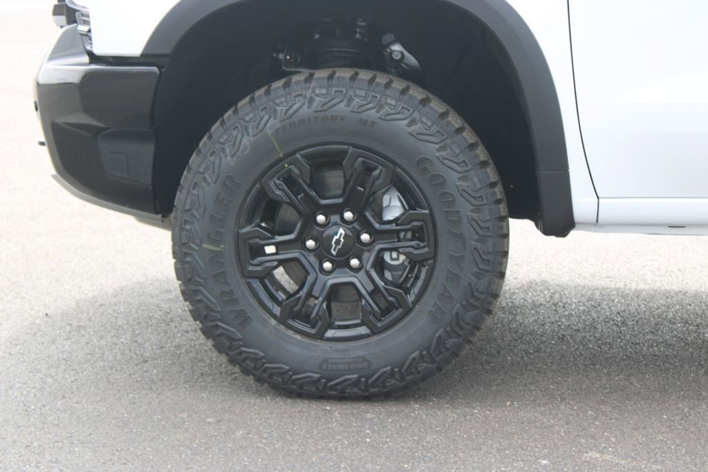 New 2026 Chevrolet Silverado 1500 ZR2 image 17