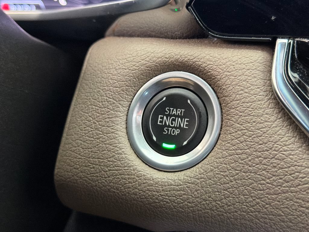 Used 2023 GMC Canyon Denali AWD/4WD image 6