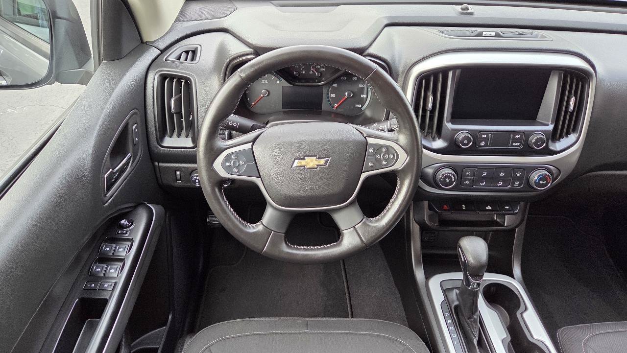 Used 2022 Chevrolet Colorado LT w/ LT Convenience Package AWD/4WD image 17