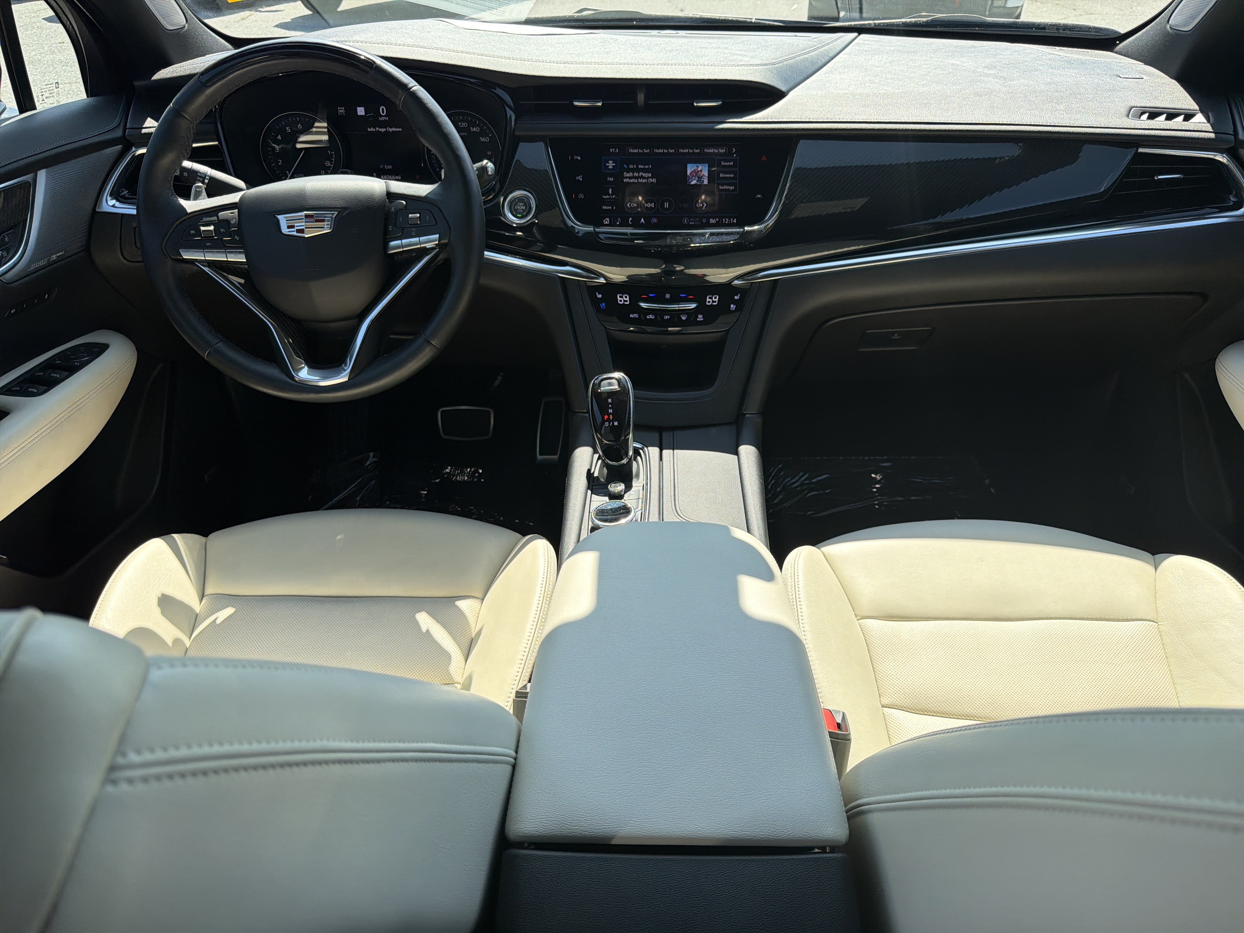 Used 2023 Cadillac XT6 Sport w/ Technology Package AWD/4WD image 23