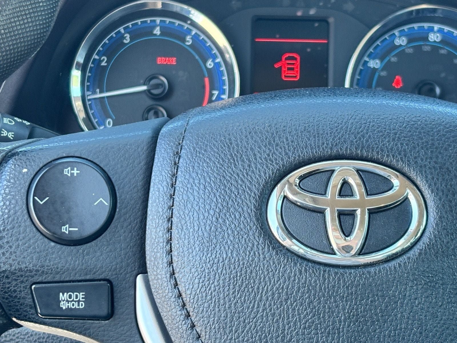Used 2019 Toyota Corolla LE FWD image 19