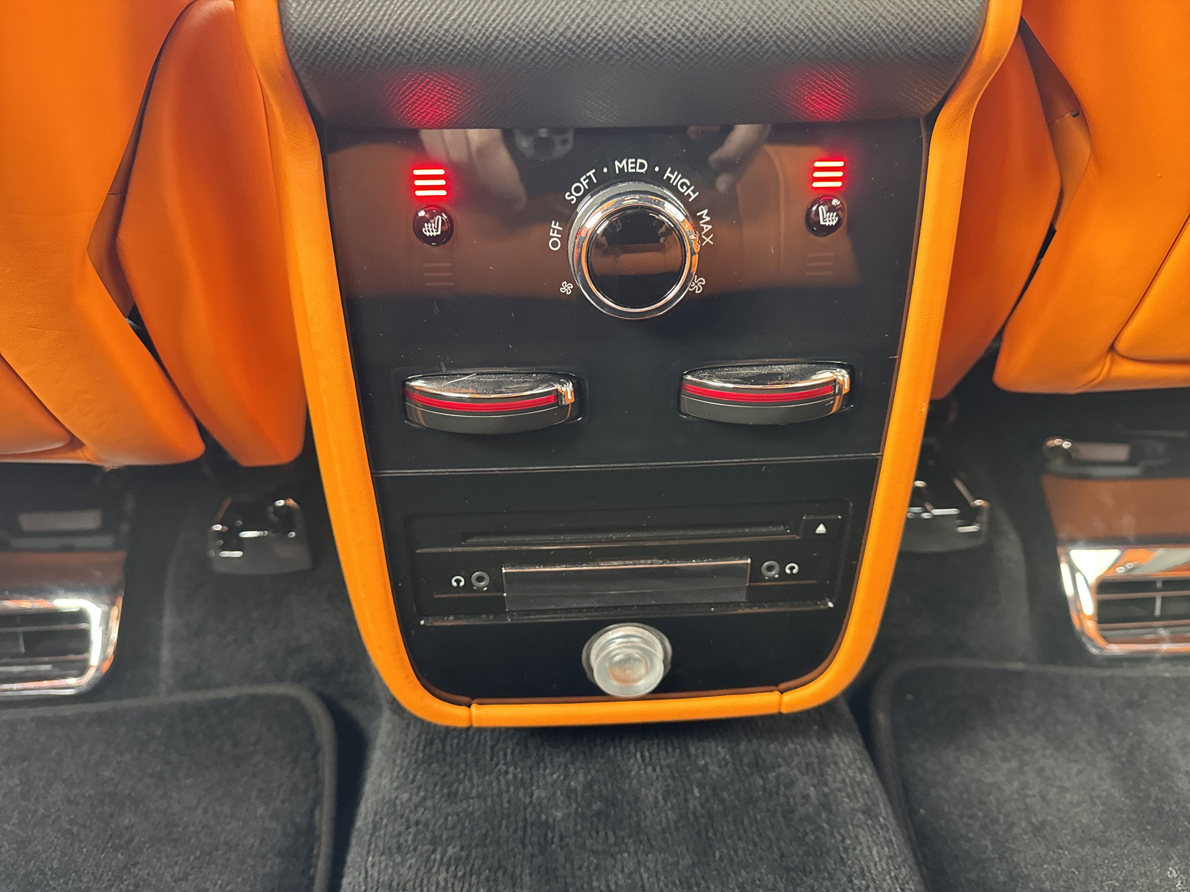 Certified 2024 Rolls-Royce Cullinan image 38