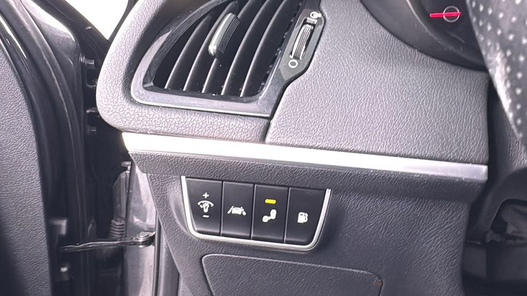 Used 2018 Kia Stinger GT image 33