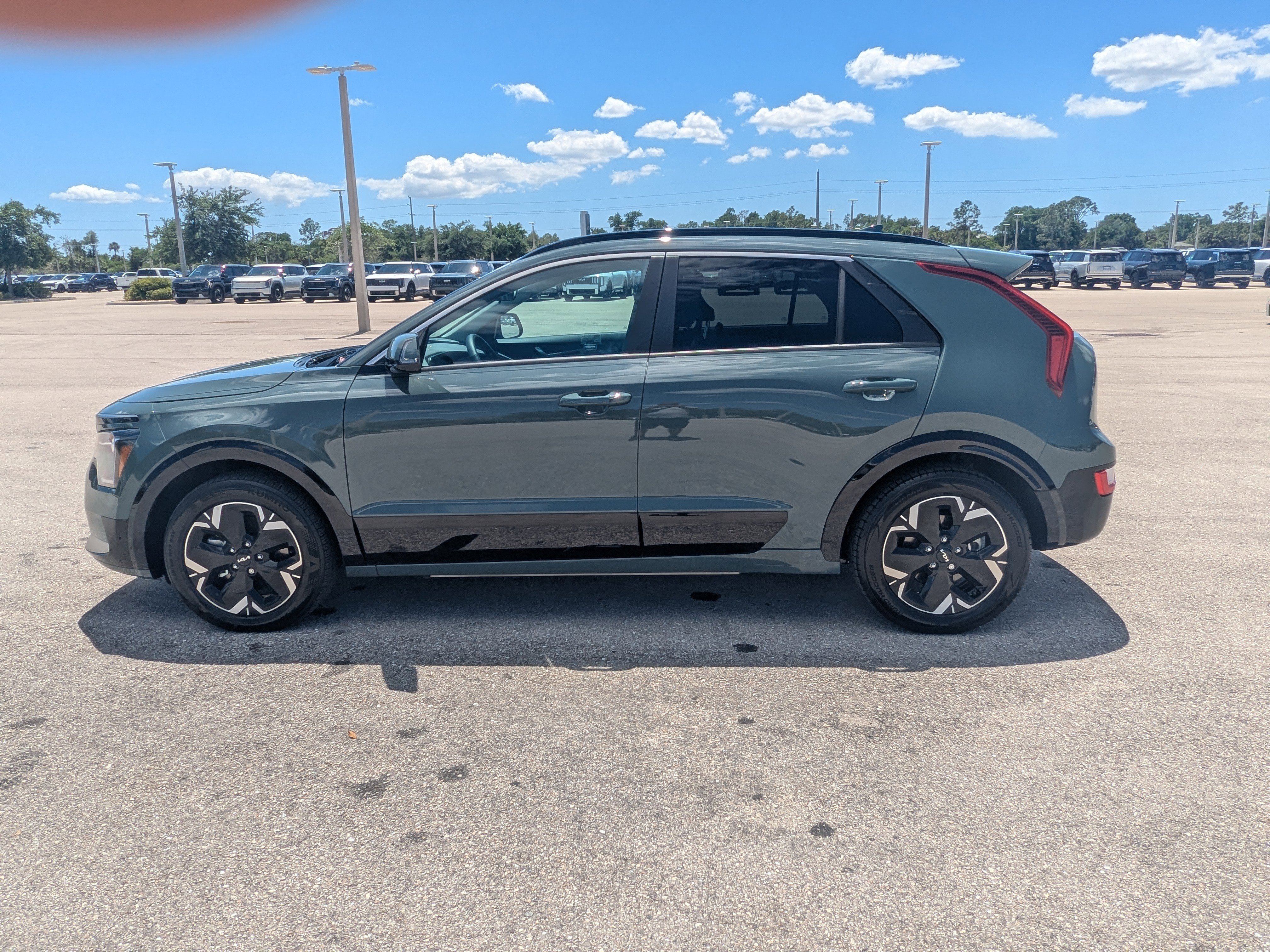 Used 2023 Kia Niro Wind w/ Wind Preserve Package image 8