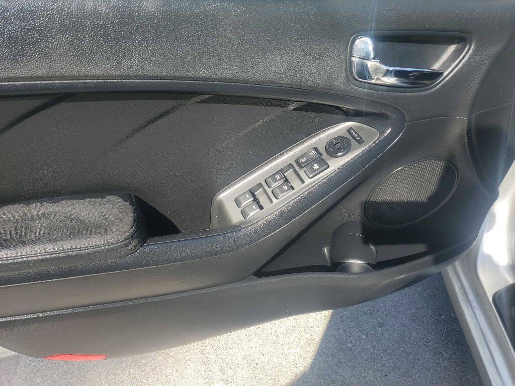 Used 2014 Kia Forte EX FWD image 10
