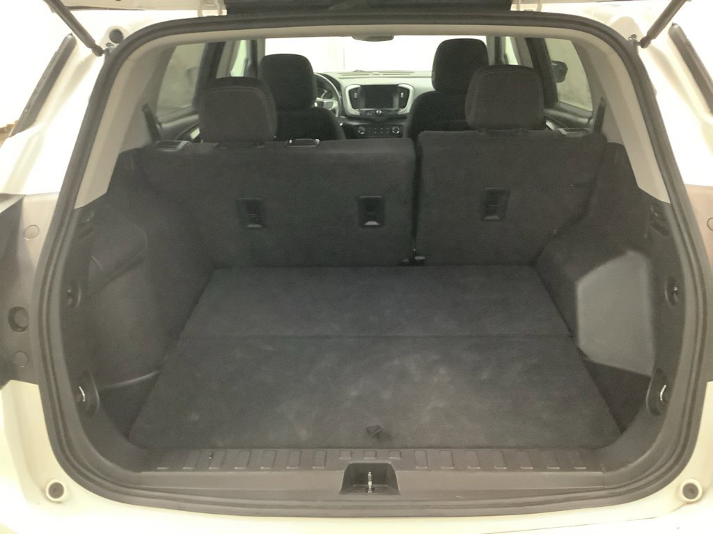 Used 2024 GMC Terrain SLE image 8