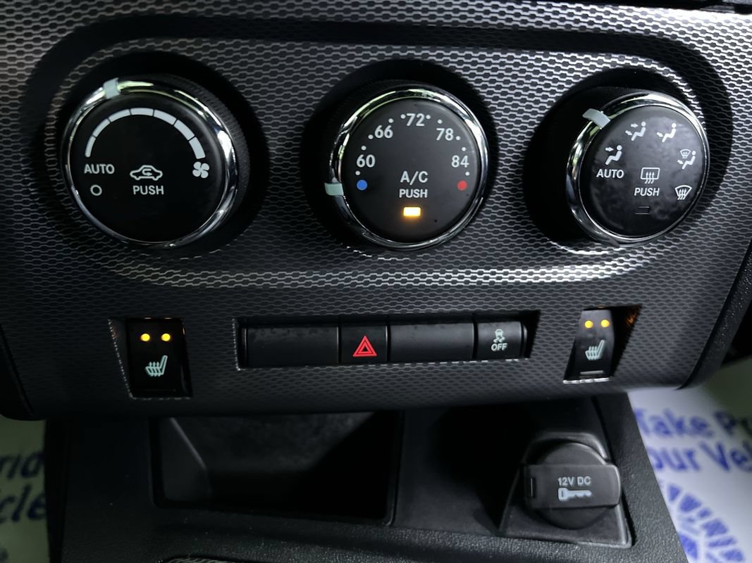 Used 2012 Dodge Challenger R/T RWD image 23