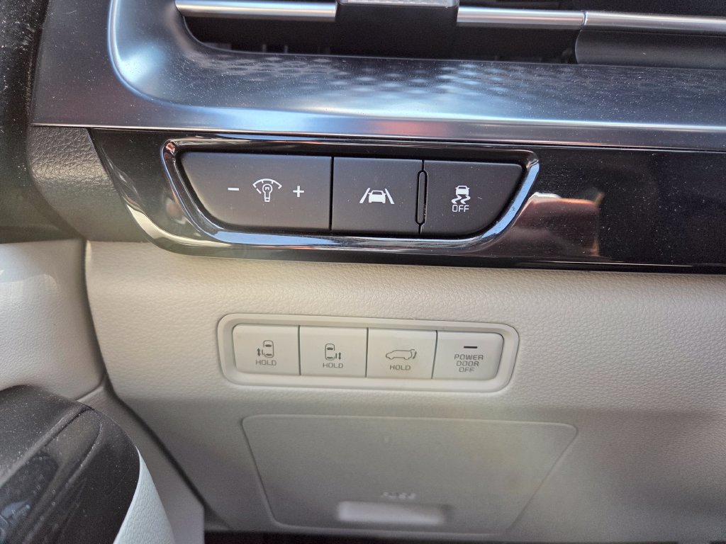 Used 2024 Kia Carnival SX Prestige FWD image 29