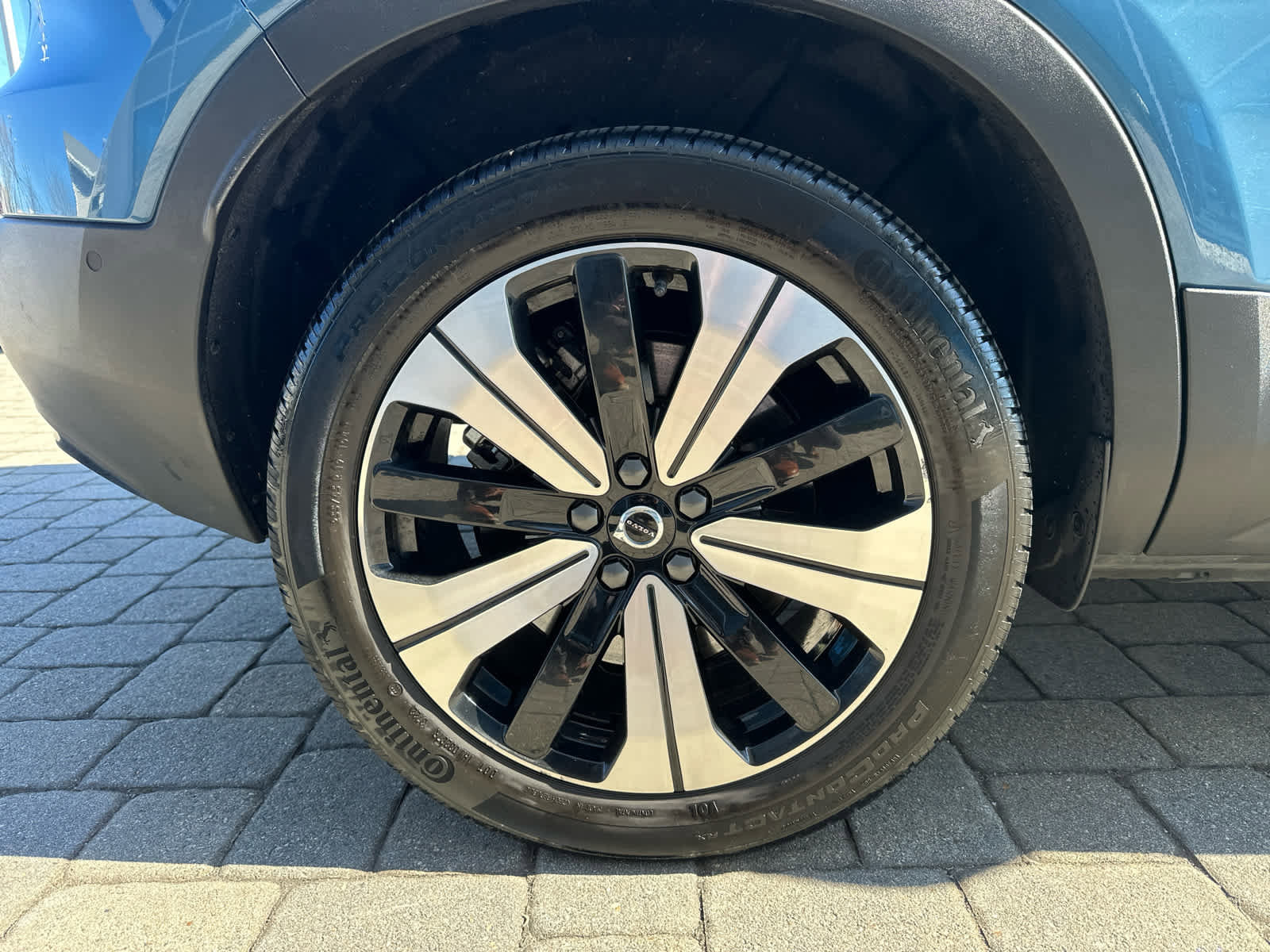 Used 2023 Volvo C40 P8 Recharge Plus image 32