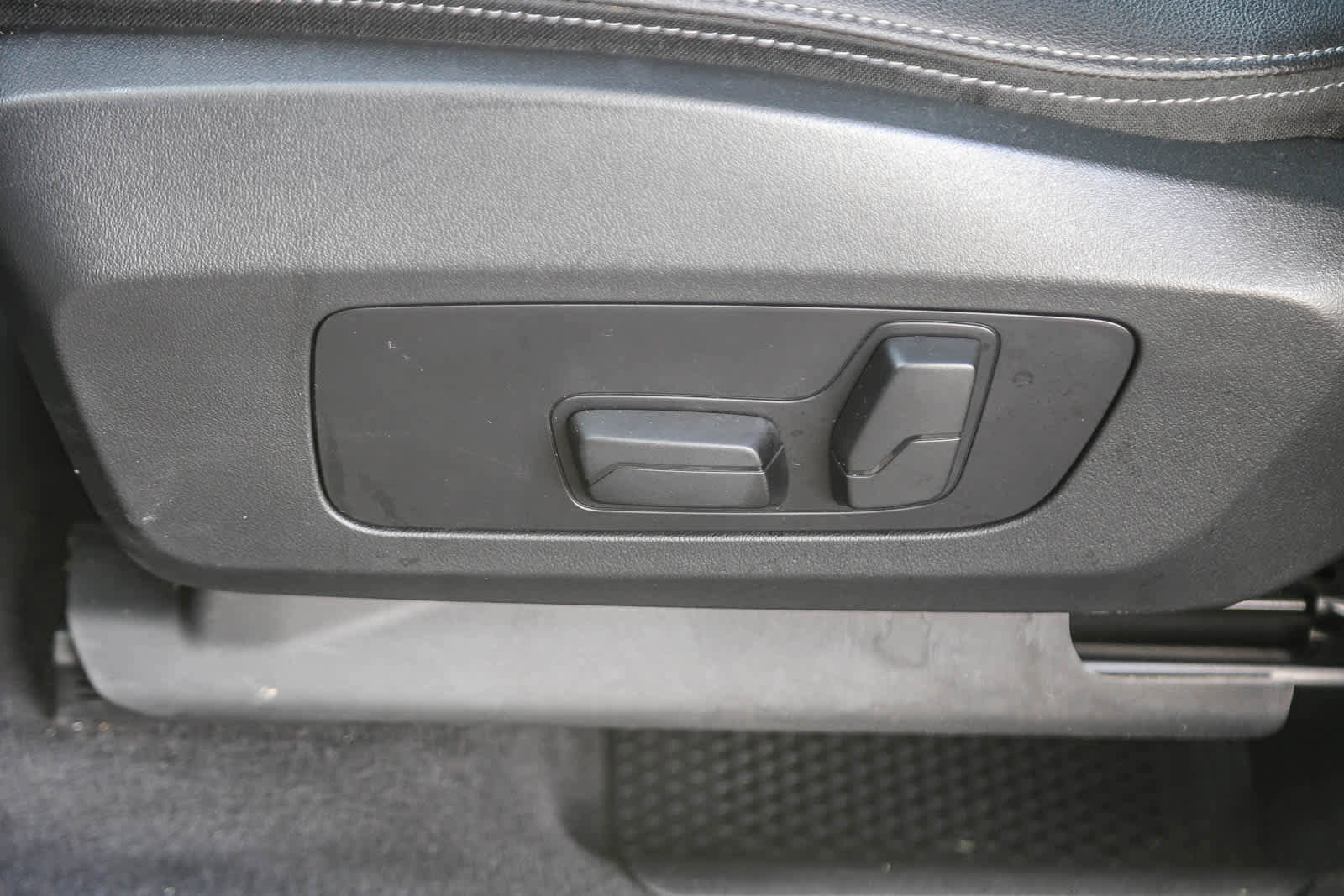 Certified 2023 BMW X1 xDrive28i w/ Convenience Package image 17