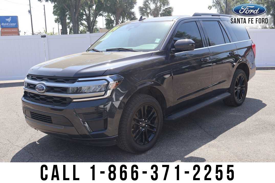 Used 2024 Ford Expedition XLT AWD/4WD image 2