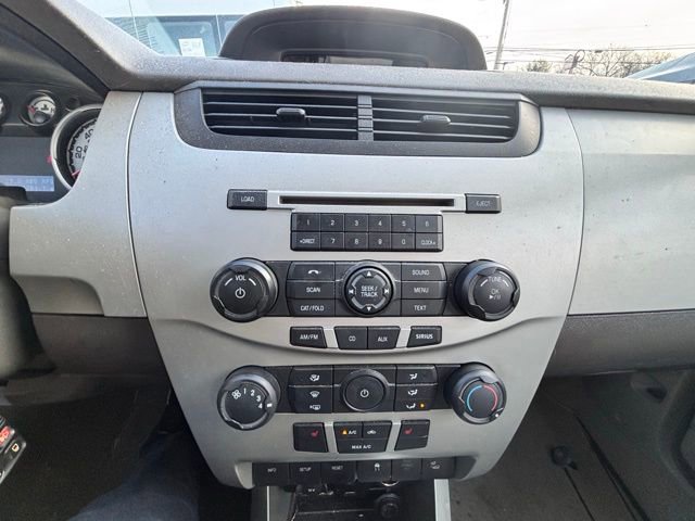 Used 2010 Ford Focus SEL image 12