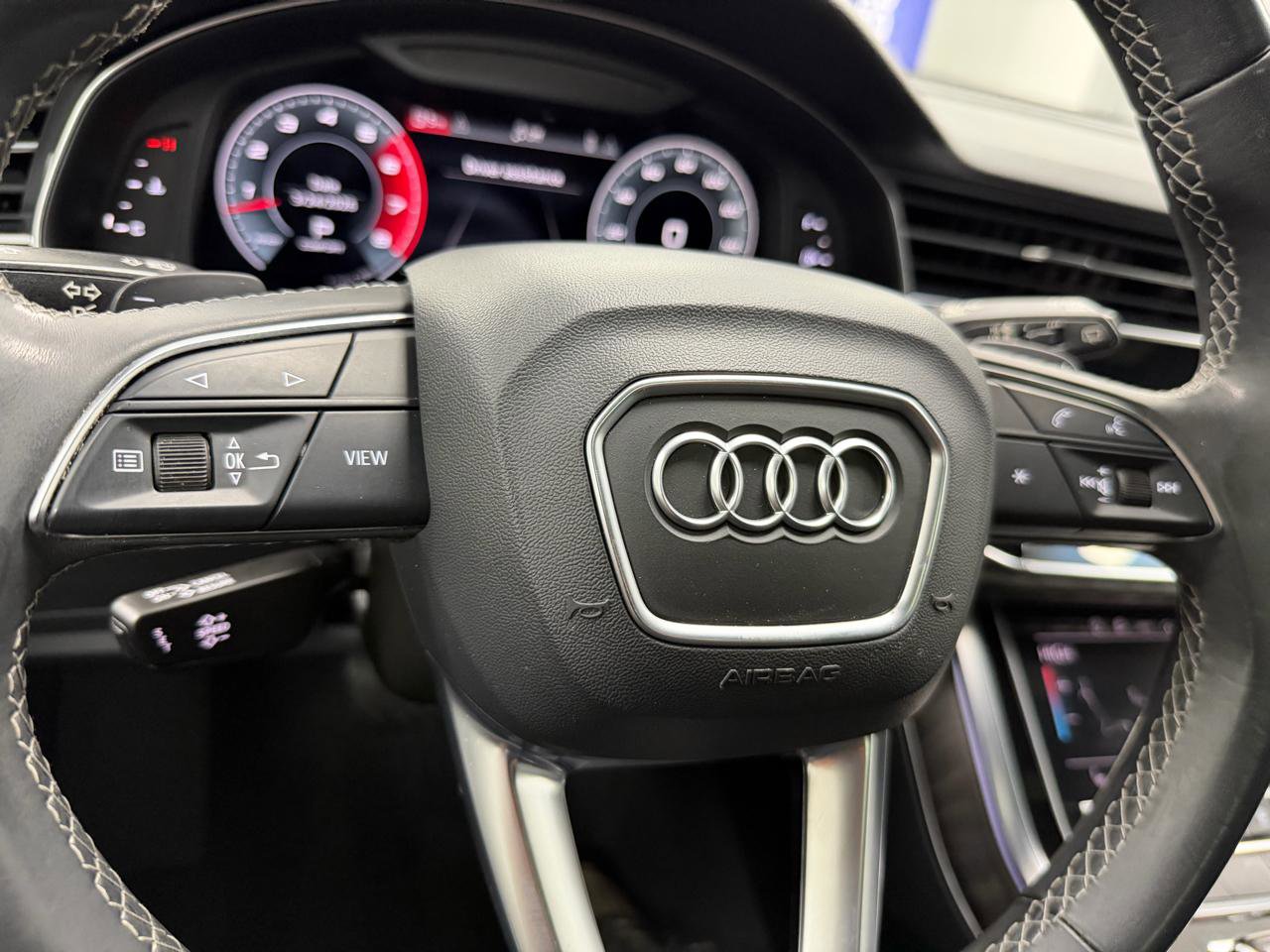 Used 2021 Audi Q8 Premium image 18