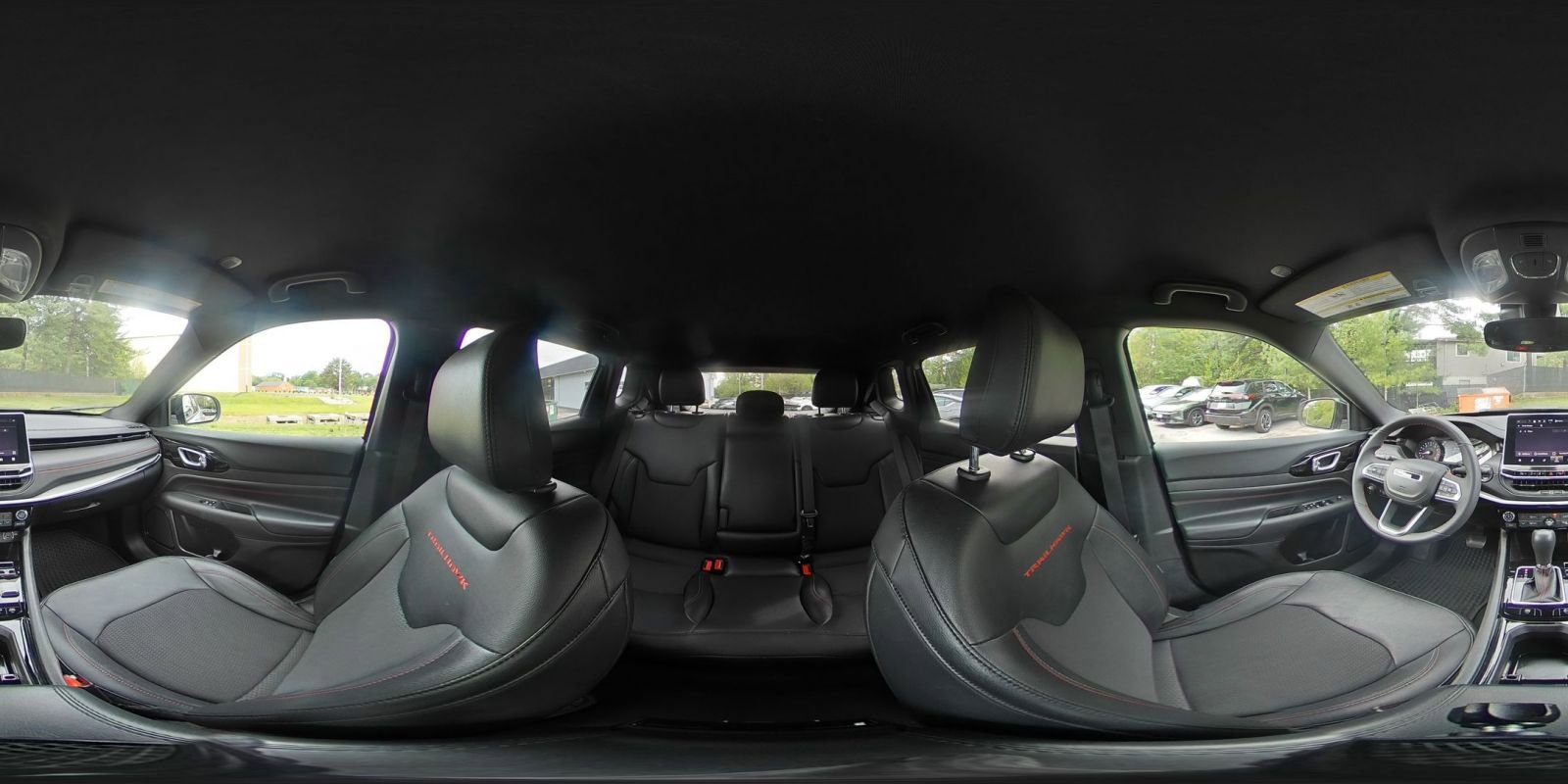 Used 2025 Jeep Compass Trailhawk image 40
