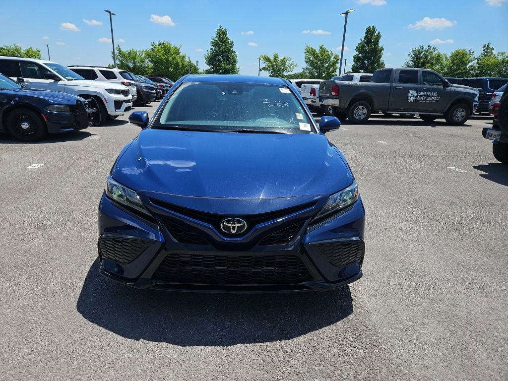 Used 2023 Toyota Camry SE FWD image 2