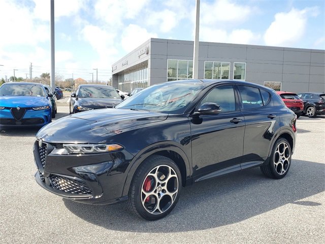 New 2025 Alfa Romeo Tonale w/ Premium Package image 2