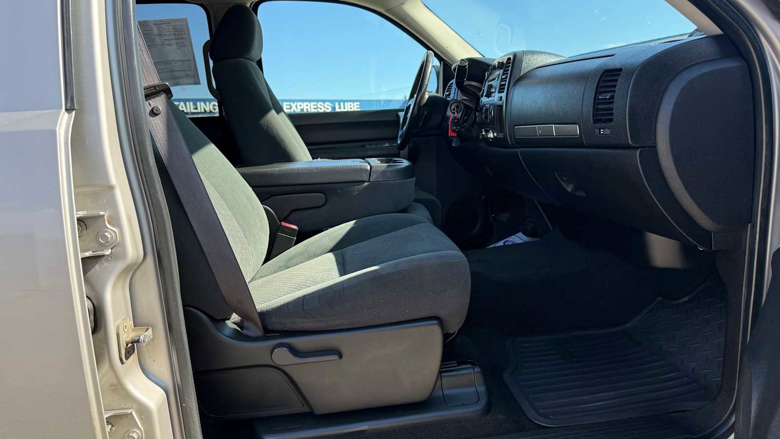 Used 2008 Chevrolet Silverado 1500 LT w/ Power Pack Plus AWD/4WD image 12