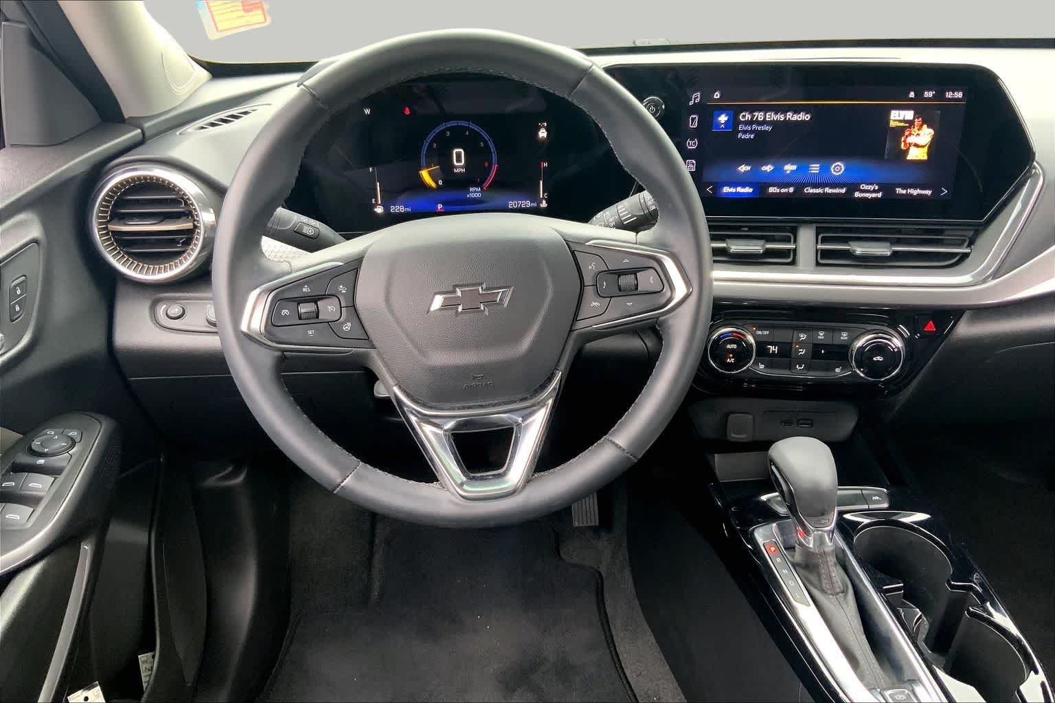 Used 2025 Chevrolet Trax ACTIV w/ Driver Confidence Package FWD image 6